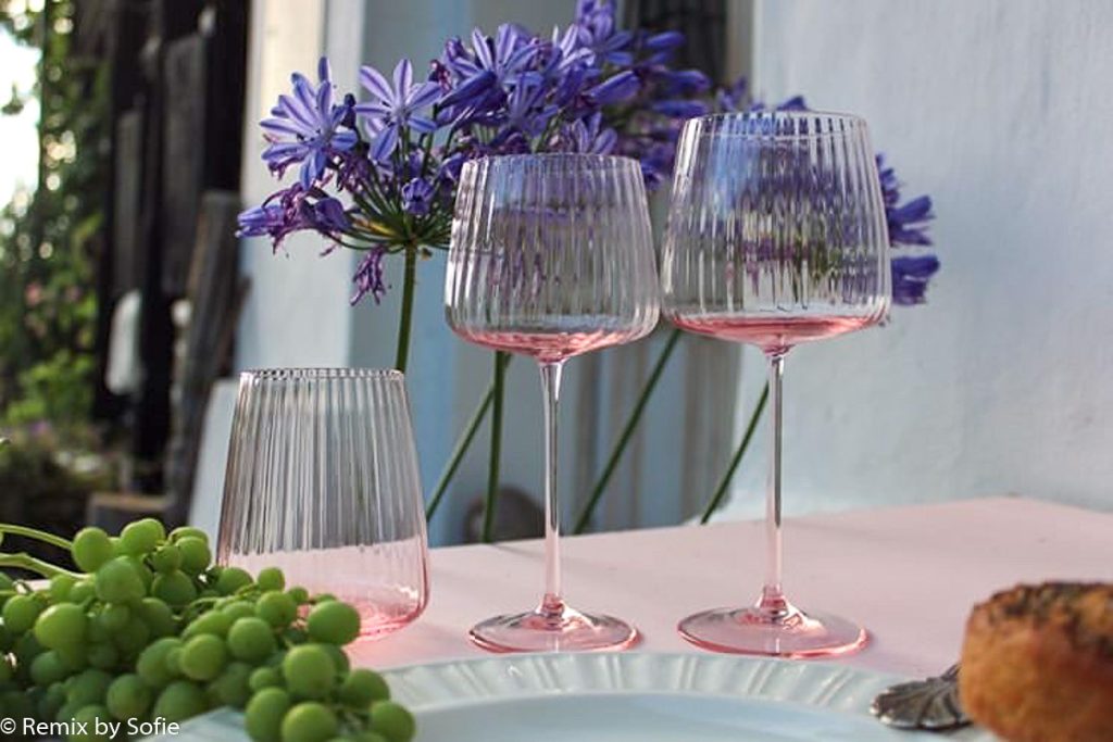 Anna von Lipa Lyon Ripple vinglas i rosa