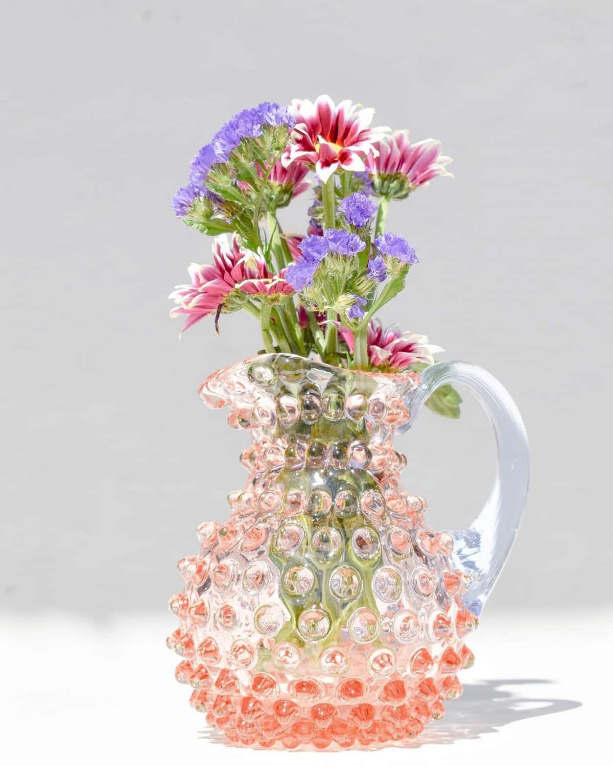 0.5 liter igelkott kanna i ljusblå och rosa, igelkott kanna, kanna i igelkott glas, glas kanna, kanna anna von lipa, kanna i igelkott glas, glas kanna, candle igelkott glas kanna, igelkott kanna, anna von lipa kanna, kanna från anna von lipa, anna von lipa återförsäljare, remix av sofie,