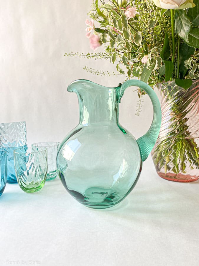 swirlande, kanna med swirl, beryl, anna von lipa, swirl kanna, glas kanna, munblåst kanna, glas kanna, anna von lipa glas, anna von lipa återförsäljare, remix av sofie