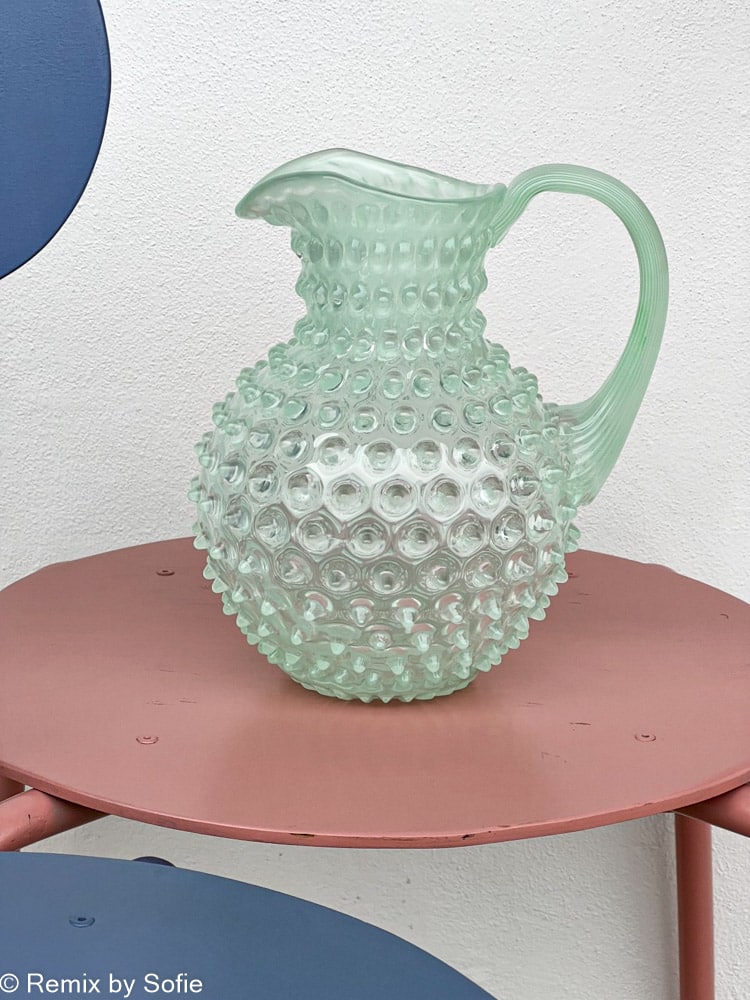 mintgrön 2 liter kanna i ogenomskinligt opalglas, opal kanna, munblåst opalglas kanna, remix av sofie, 2 liter kanna, anna von lipa igelkott kanna, kanna i igelkottglas, anna von lipa återförsäljare, anna von lipa kanna, anna von lipa igelkott kanna, igelkott kanna, igelkott kanna, igelkott kanna, hobnail kanna, hobnail glas, igelkott glas kanna