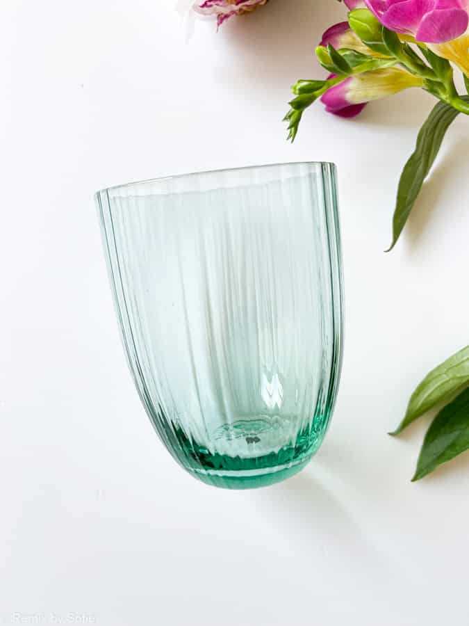 bambu i beryl, anna von lipa, Remix av Sofie, anna von lipa glas, munblåst glas, handblåst glas, glas, dricksglas, vattenglas, färgat glas, blanda och mattck glas, blanda & mattck glas, tumlare, wawe glas, virvla glas, harlekinglas, spiralglas, bambuglas, olivglas, bordsduk, anna von lipa glas, anna von lipa återförsäljare