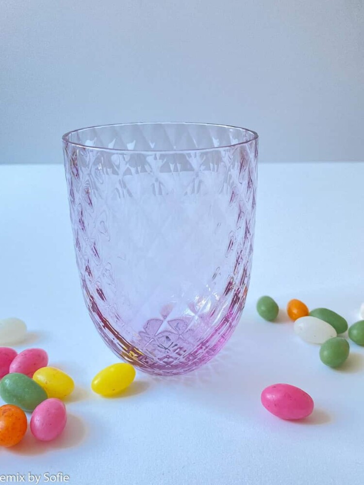Anna Von Lipa, remix av Sofie, Anna Von Lipa Glas, handblåst glas, handblåst glas, glas, dricksglas, vattenglas, färgat glas, mix och mattck glas, mix & mattck glas, tumlare, waweglas, swirlglas, harlekinglas, spiralglas, bambuglas, olivglas, bordslock