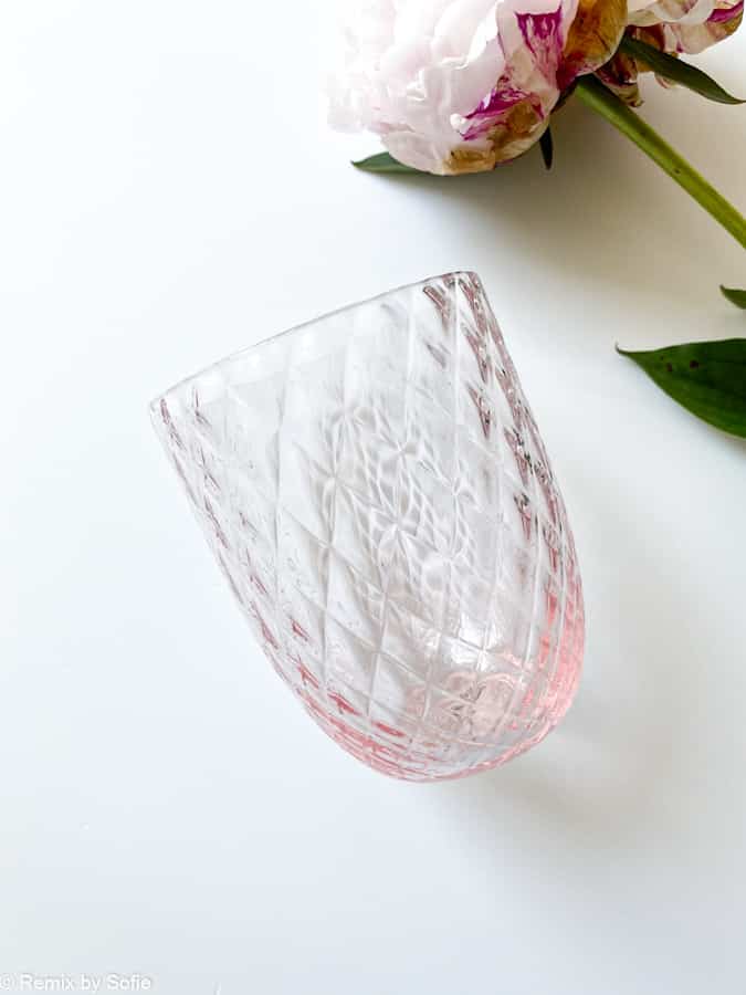 harlekin i rosa, anna von lipa, Remix av Sofie, anna von lipa glas, munblåst glas, handblåst glas, glas, dricksglas, vattenglas, färgat glas, blanda och mattck glas, blanda & mattck glas, tumlare, waweglas, virvelglas, harlekinglas, spiralglas, bambuglas, olivglas, bordsduk, anna von lipa glas, anna von lipa återförsäljare