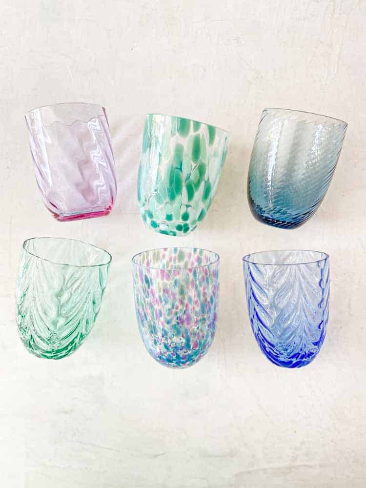 anna von lipa, anna von lipa stänkglas, anna von lipa glas, anna von lipa dricksglas, vattenglas, konfettiglas, målat glas, munblåst glas, marmorglas, borbeläggning, bostäder, interiör, anna von lipa stänk och konfetti glas, stänk pacific, stänk lila regn, is glas beryl, våg glas ljusblå