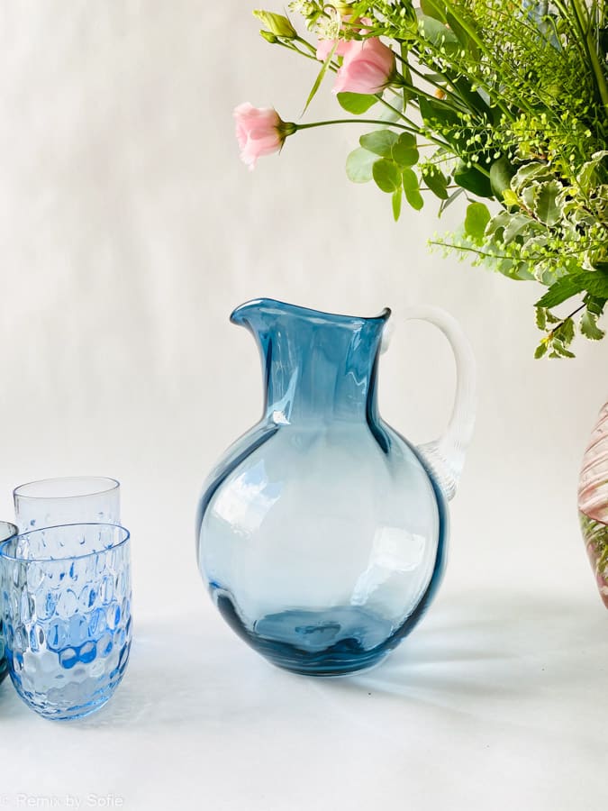 virvlande, kanna med virvla, blå rök, anna von lipa, virvla kanna, glas kanna, munblåst kanna, glas kanna, anna von lipa glas, anna von lipa återförsäljare, remix av sofie