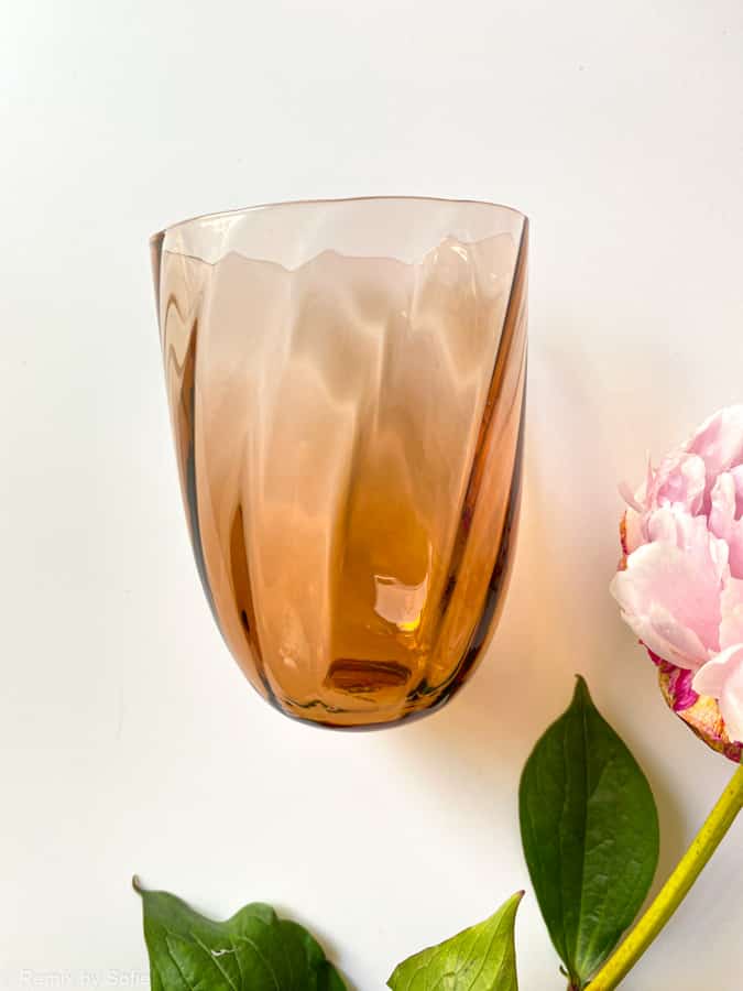 virvla brunt, virvla bronsbrunt, anna von lipa, Remix av Sofie, anna von lipa glas, handblåst glas, dricksglas, vattenglas, färgat glas, blanda och matck glas, blanda & matck glas, tumlare, wawe glas, svirkglas, harlekinglas, spiralglas, bambuglas, olivglas, bordsduk, anna von lipa återförsäljare