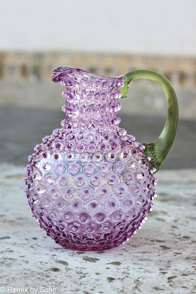 2 liter kanna i två färger, olivgrön med lila handtag, ljuslila med olivgrön handtag, remix av sofie, 2 liter kanna, anna von lipa igelkott kanna, kanna i igelkott glas, anna von lipa återförsäljare, anna von lipa kanna, anna igelkotts kanna, igelkotts kanna, igelkotts kanna, igelkotts kanna, igelkotts kanna