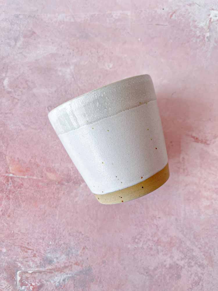 keramisk mugg, keramisk mugg, mugg med handtag, mugg utan handtag, espressomugg, cortadomugg, mugg, remix från Sofia.