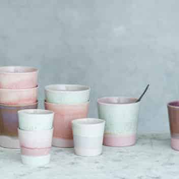 lena pedersen, remix av sofie, kaffekopp, keramik, kristallglasyr, keramisk kopp, pastellfärger, pastellkopp,