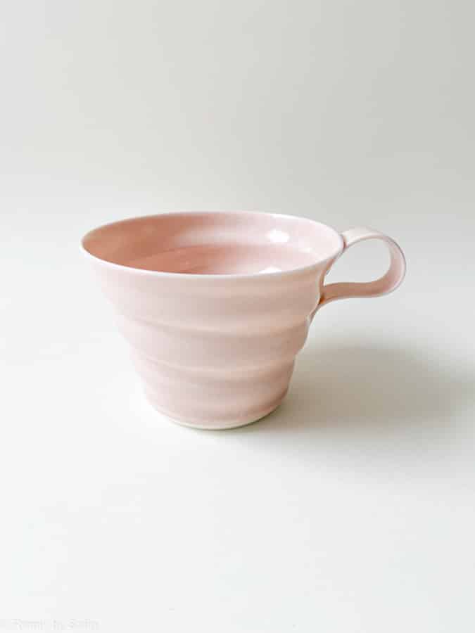 rikke maglesen keramik, pulver porslinskopp, kaffekopp, kopp, pastellfärgad kopp, kaffekopp, tekopp.