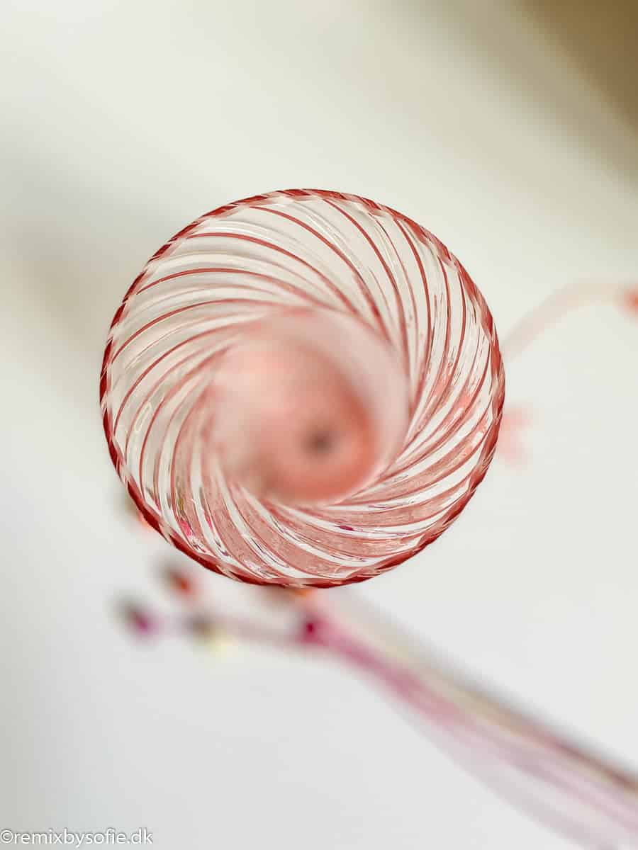 Alternativ utsikt över Oslos virvlande vas - Rosa