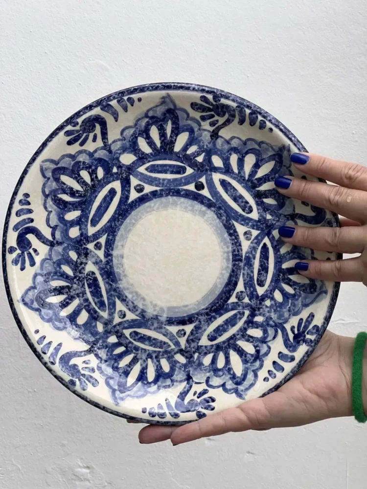 Keramiska tallrik i Andalusien blå bekant
