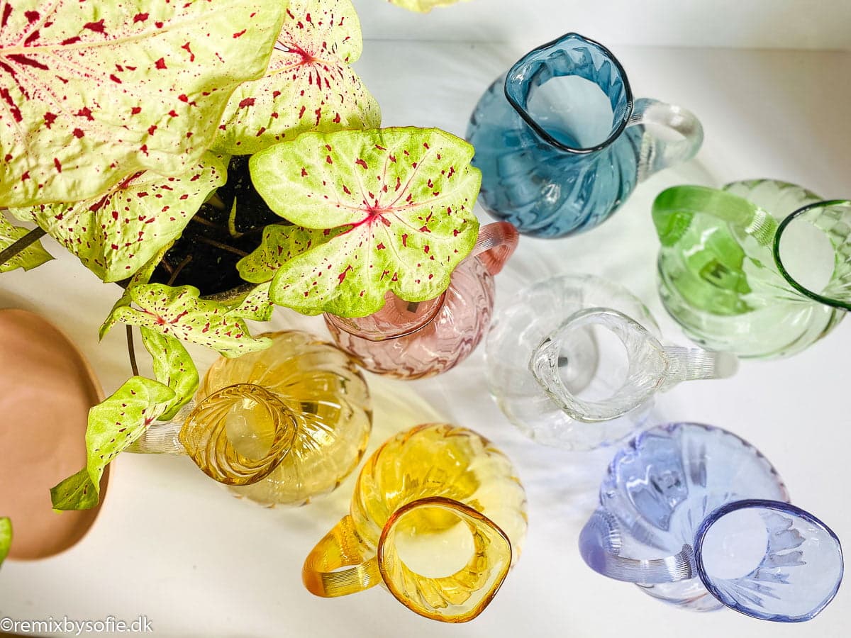 Anna von Lipa swirlande 2 liter i citron, lila, grönt, klart, blått rök och ljusgrönt.