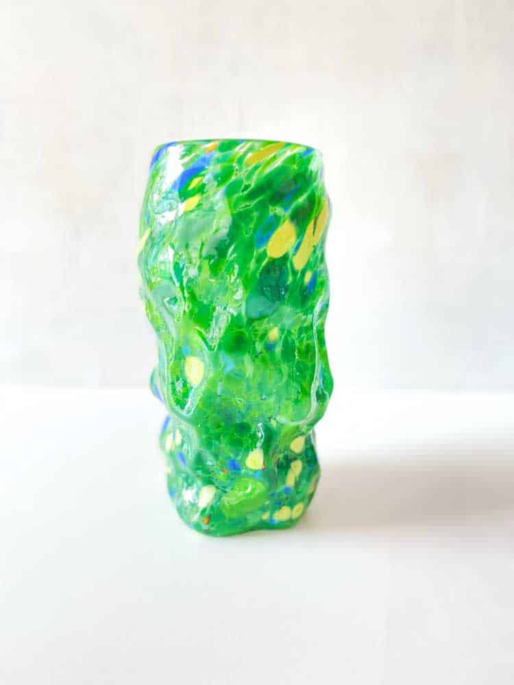 marie retpen, vas, vas med fläckar, curl vas, lockig vas, handblåst, liten curl vas, kors lockig vas, vas, blom vas, glas vas, vas i opal, munblåst glas, munblåst vas, curl vas, curl vaser, marie retpen vaser, glas puffar, bor täcka, remix av sofie, blommor vas, vaser, handblåst glas, dansk design unik vas, lockig blomma vas, heminredning