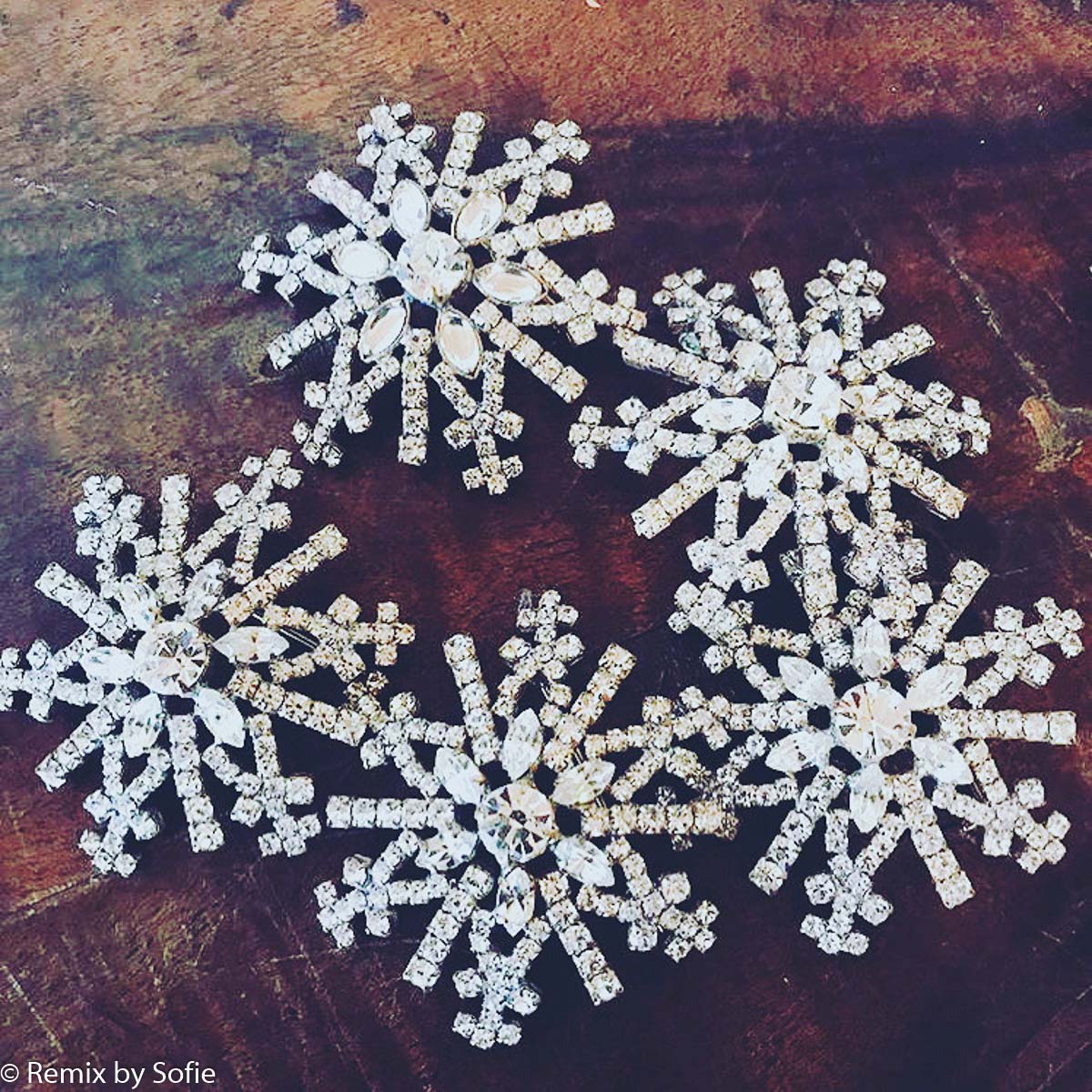 brosch, brosch i strass, snöflingor, strass snöflingor,