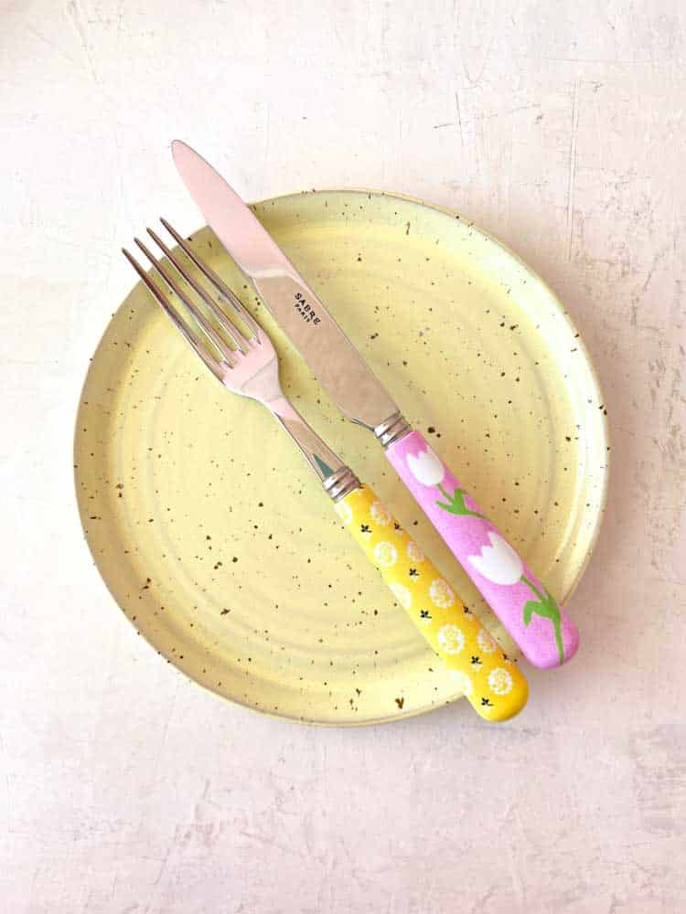 tallrik, frukost tallrik, dessert tallrik, tallrik, handvända plattan, handgjord keramik, keramiska plattor, keramiska plattor, remix av sofie, dukning, trine Lise keramik, trine Lise keramik