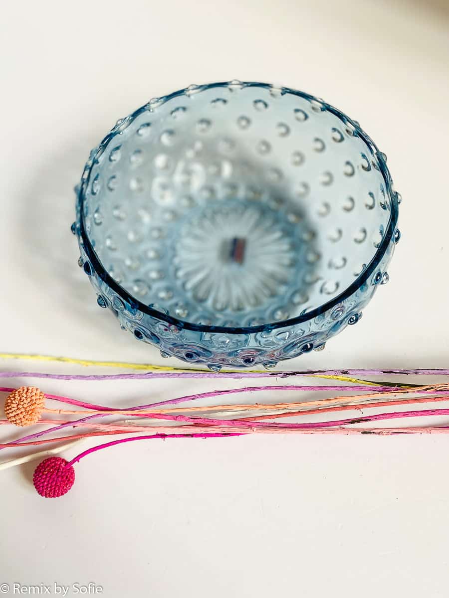 Anna von Lipa, skål i piggsvinsglas, skål 17 cm, hobnailglas, bohemglas, handblåst glas, munblåst glas.