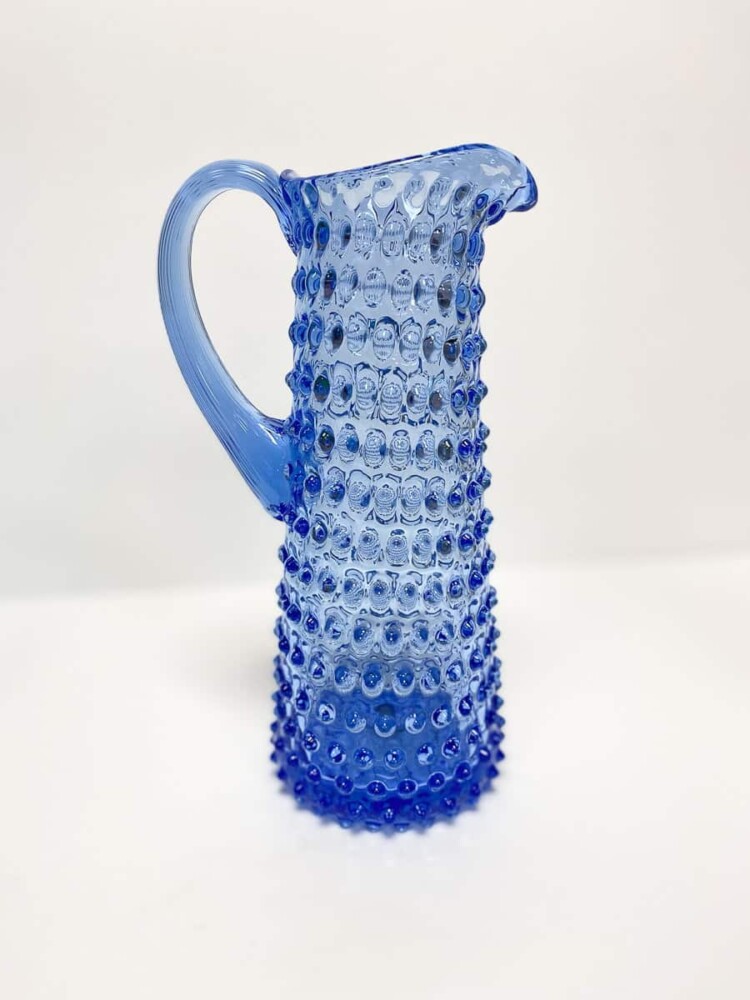anna von lipa, igelkott glas, igelkott kanna, igelkott kanna, lång kanna, anna von lipa kanna, kanna i igelkott glas, vattenkanna, kanna för vatten