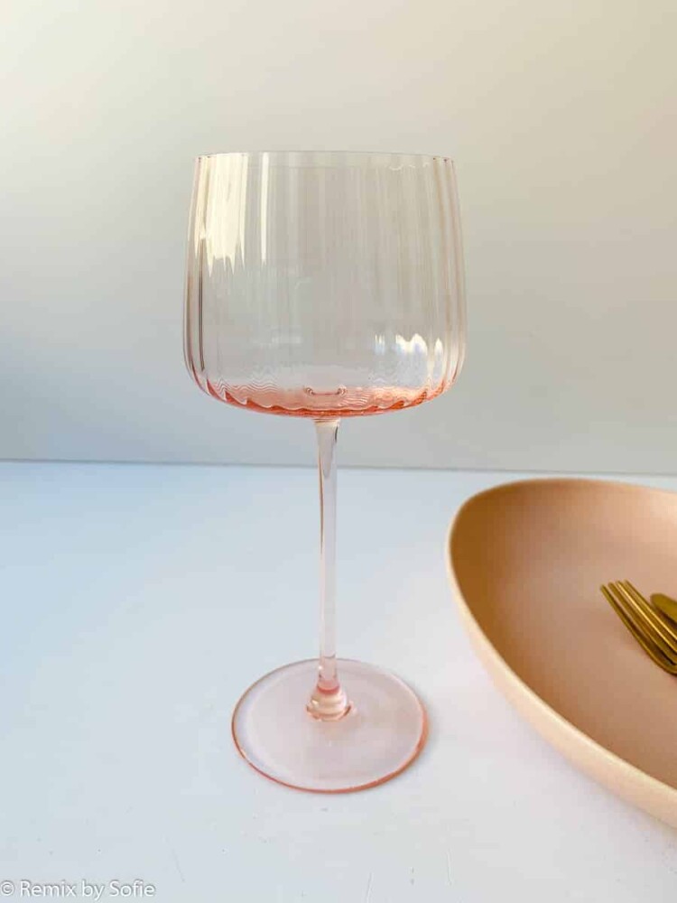 anna von lipa glas, anna von lipa vinglas, vinglas, vinglas, vinglas, munblåst glas, vinglas, bordsduk, Lyon vinglas,