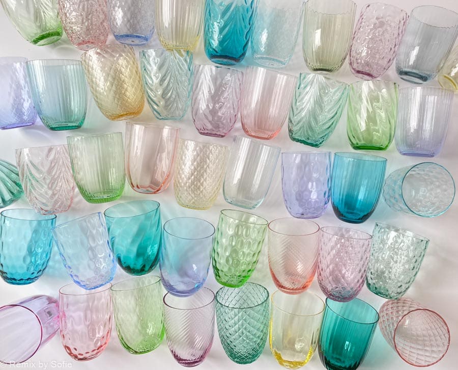 oliv i blå rök, olivglas, bambuglas, anna von lipa mix & match, swilglas, waweglas, harlekinglas, tumlare, vattenglas, dricksglas, färgat glas, interiör, bordsduk, glas från anna von lipa, anna von lipa återförsäljare, remix av sofie