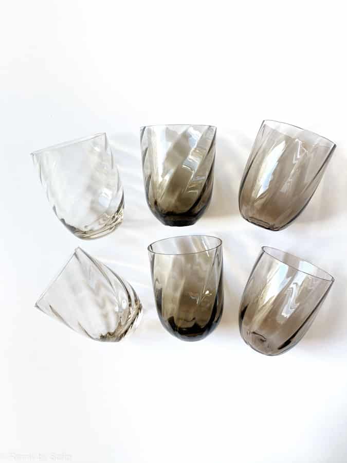 Anna von lipa, Remix av Sofie, Anna von lipa glas, handblåst glas, dricksglas, vattenglas, färgat glas, mix och mattck glas, mix & mattck glas, tumlare, wawe glas, swirl glas, harlekin glas, spiralglas, bambuglas, olivglas, bordsduk, anna von lipa glas, anna von lipa återförsäljare