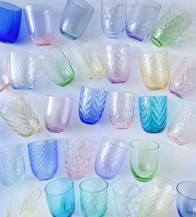Anna von lipa, Remix av Sofie, Anna von lipa glas, handblåst glas, dricksglas, vattenglas, färgat glas, mix och mattck glas, mix & mattck glas, tumlare, waweglas, virvla glas, harlekinglas, spiralglas, bambuglas, olivglas, bordsduk, anna von lipa glas, anna von lipa återförsäljare