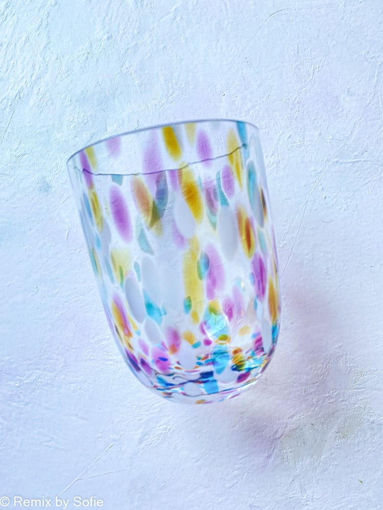 vattenglas, anna von lipa mix & match, tumlare, vattenglas, dricksglas, dricksglas, färgat glas, remix av sofie, anna von lipa glas, anna von lipa återförsäljare, bohemia glas, munblåst glas, konfetti glas, stänk glas, bordsduk, stänkglas, anna von lipa återförsäljare, bordsduk