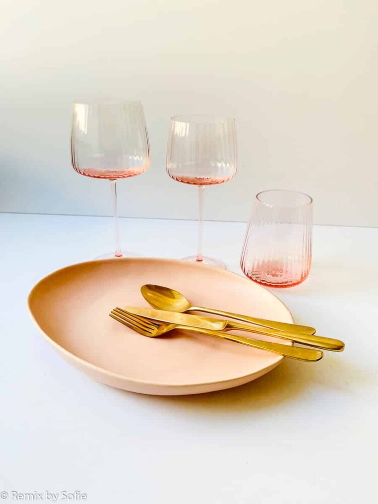 anna von lipa glas, anna von lipa vinglas, vinglas, vinglas, vinglas, munblåst glas, vinglas, bordsduk, Lyon vinglas,