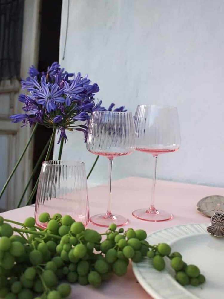 anna von lipa glas, anna von lipa vinglas, vinglas, vinglas, vinglas, munblåst glas, vinglas, bordsduk, Lyon vinglas,