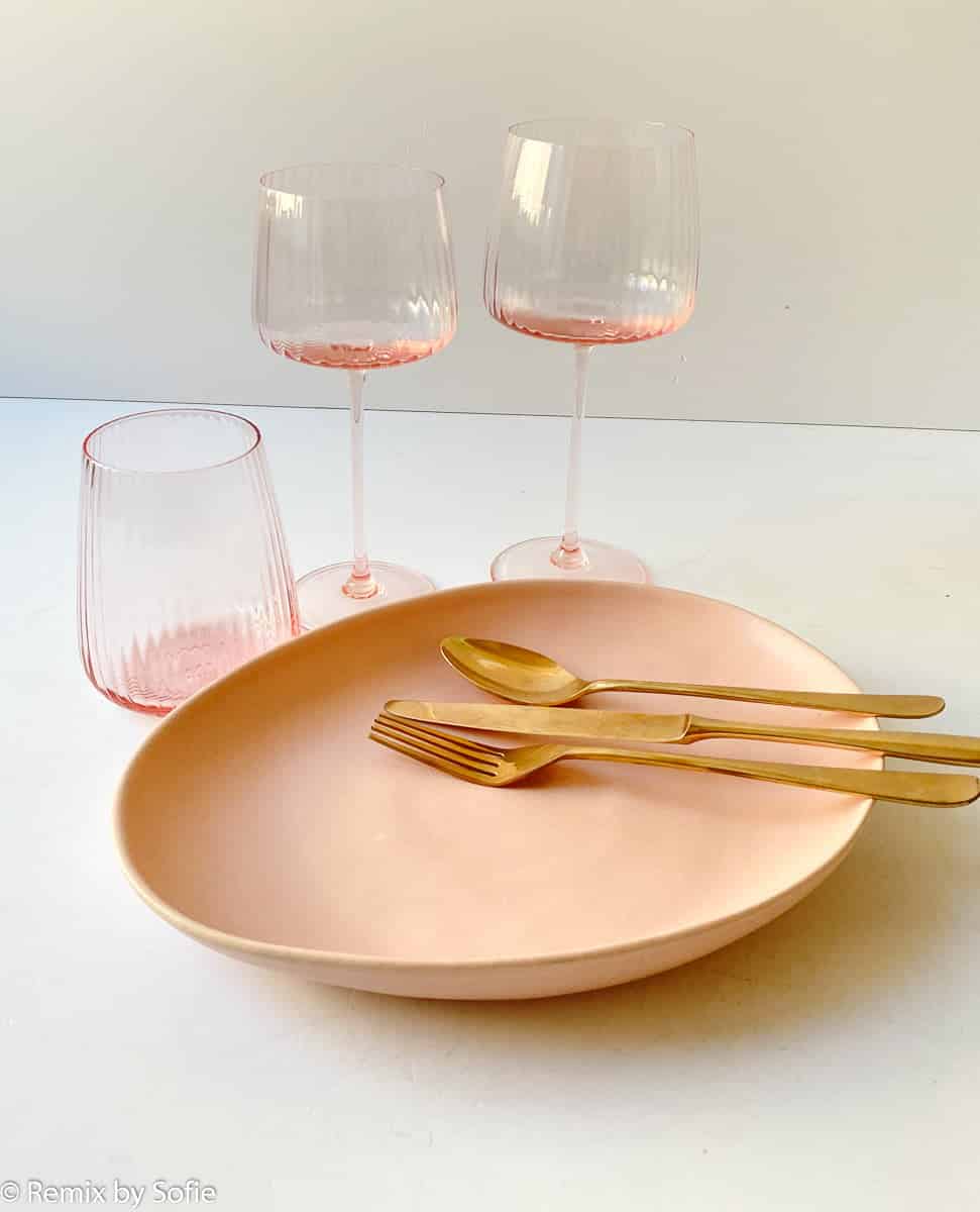 anna von lipa glas, anna von lipa vinglas, vinglas, vinglas, vinglas, munblåst glas, vinglas, bordsduk, Lyon vinglas,