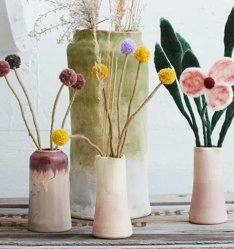 remix av sofie, aveva, filt, filtprydnader, påskprydnader, organisk ull, ny fanaand, ändlös blomma, filtblommor, filtblommor.