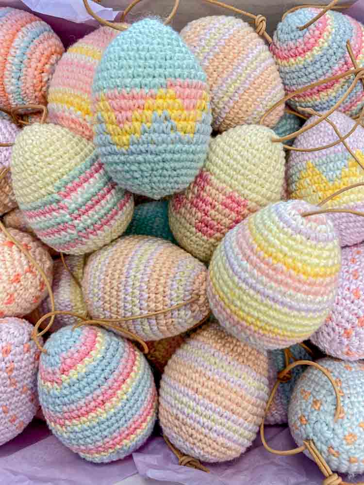 Påskägg, påskägg, virkade påskägg, bomullsägg, virkade påskägg, påskpynt, handgjorda påskpynt.