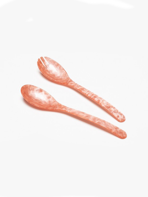 remix av sofie, salladsbestick, färgade salladsbestick, färgade bestick, retro bestick i aprikos.