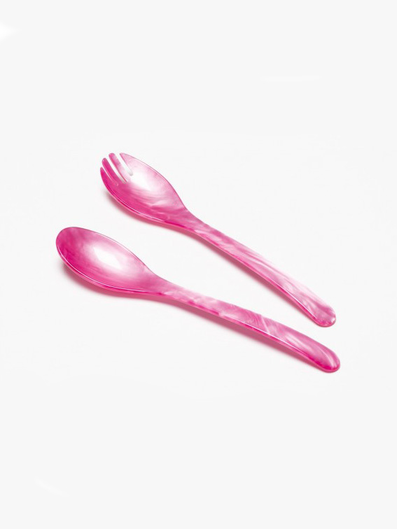 remix av sofie, salladsbestick, färgade salladsbestick, färgade bestick, retro bestick i rosa.