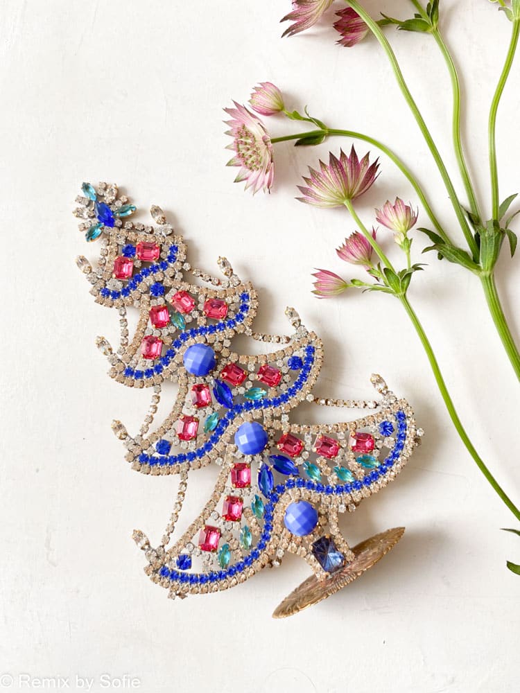 Julgran i rhinestone, rhinestone julgran, rhinestone träd, julgran i rhinestone, vintage julgran, julgran i vintage sten, vintage rhinstone, julgranar i sten, juldekorationer, julgran rhinstones, julprydnad, tjeckiska julgran, remix av sofie, rhinstensjuletræ, juldekorationer, vintage jul, julgran från Tjeckien, tjeckisk jul
