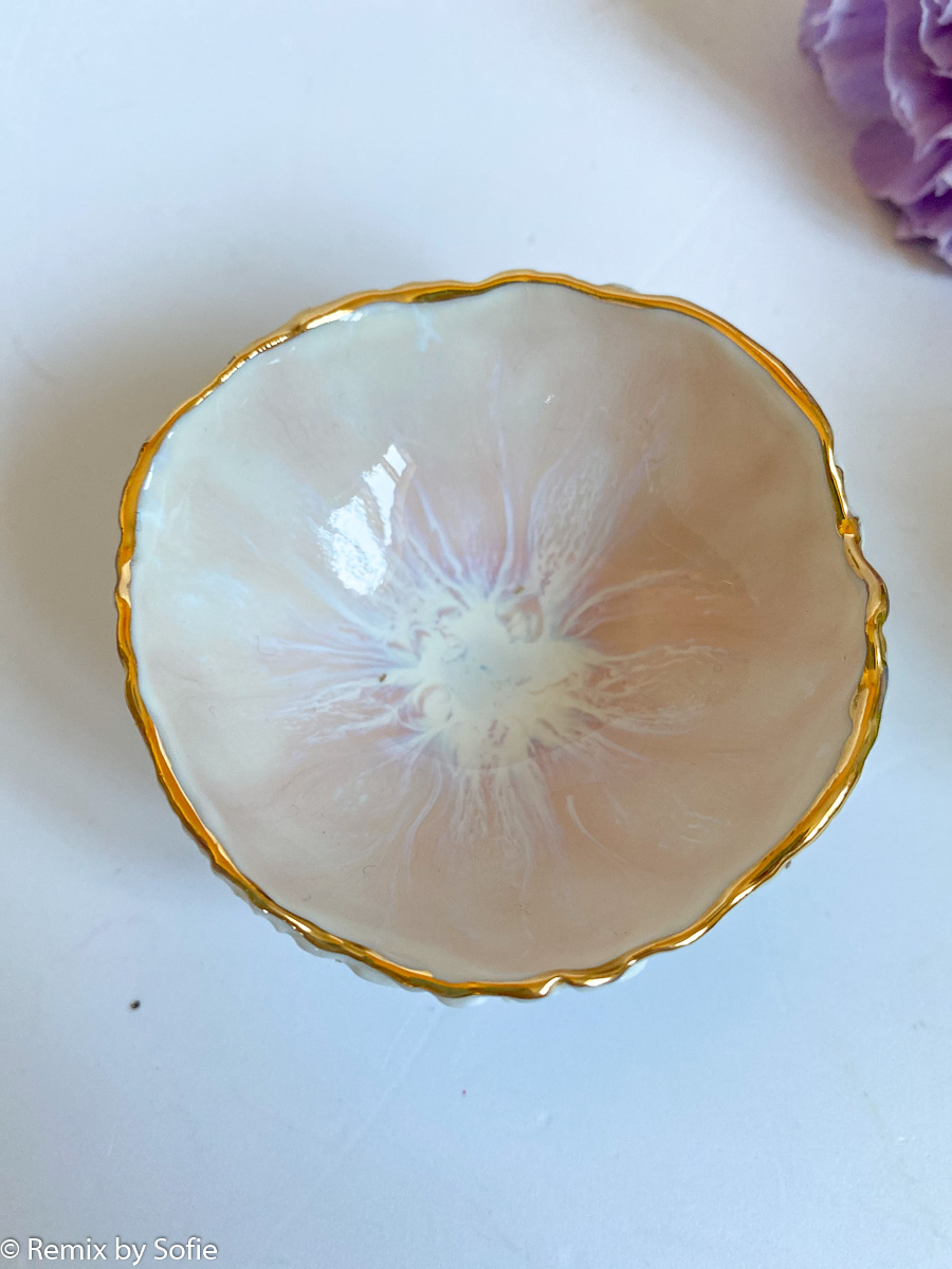 smyckesskål i rosa, keramik från miabella, smyckesskål med guldkant, remix från sofie,