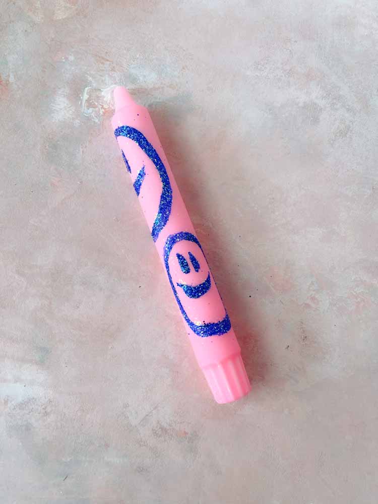 ljus, ljus, handdoppade ljus, roliga ljus, dekorativa ljus, pastellljus, ljus med glitter, ljus med konfetti, ljus med smileys.