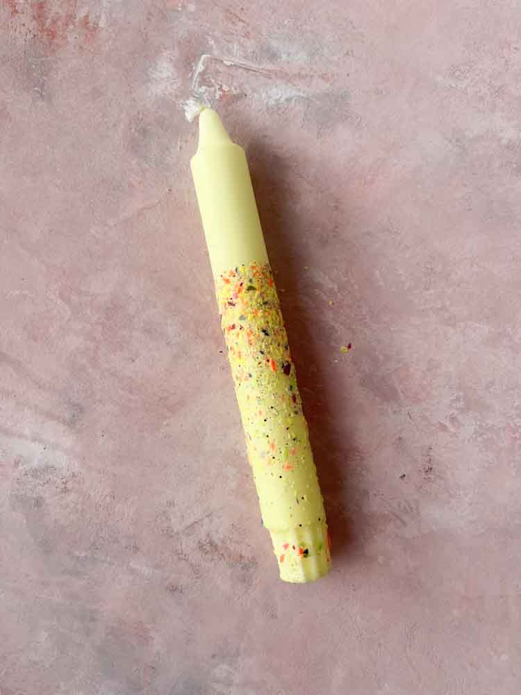 ljus, ljus, handdoppade ljus, roliga ljus, dekorativa ljus, pastellljus, ljus med glitter, ljus med konfetti, ljus med smileys.