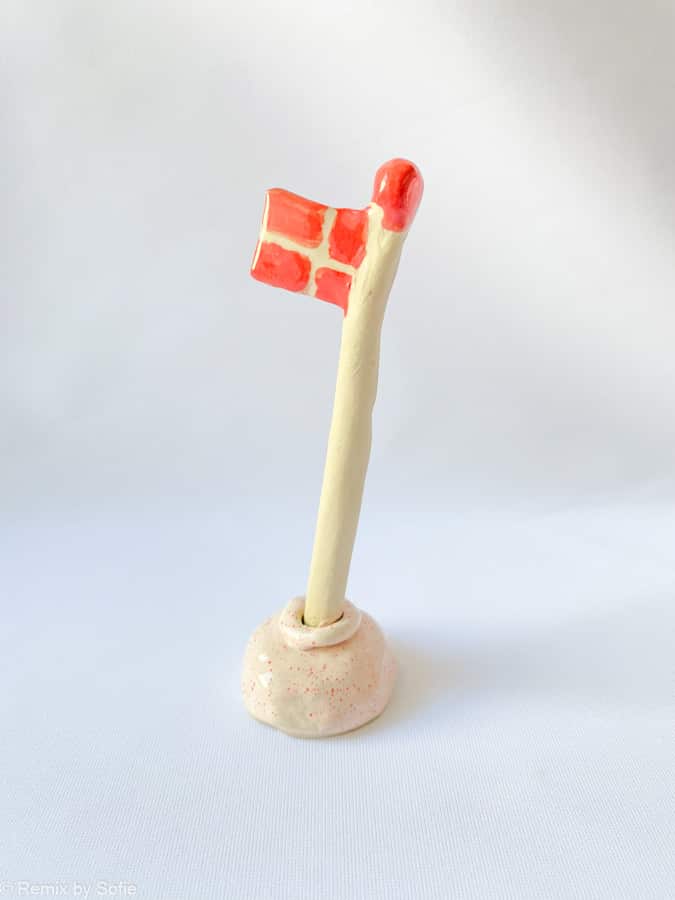 keramisk flagga, flagga i lera, födelsedag flagga, flagga mia lindbirk, remix av sofie