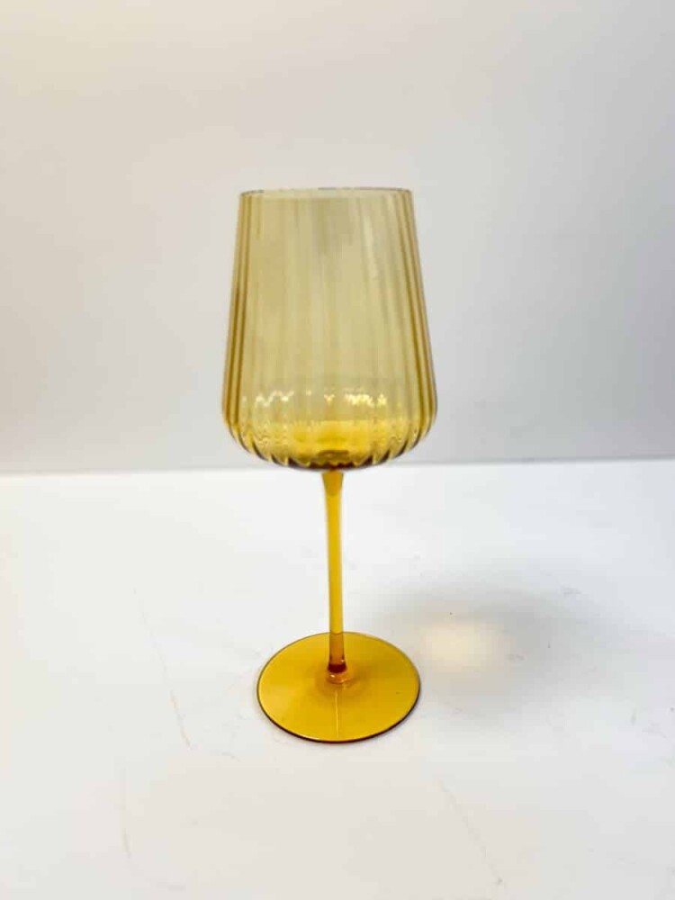 Remix av sofie, vinglas, rödvinsglas, munblåsta glas, dukning