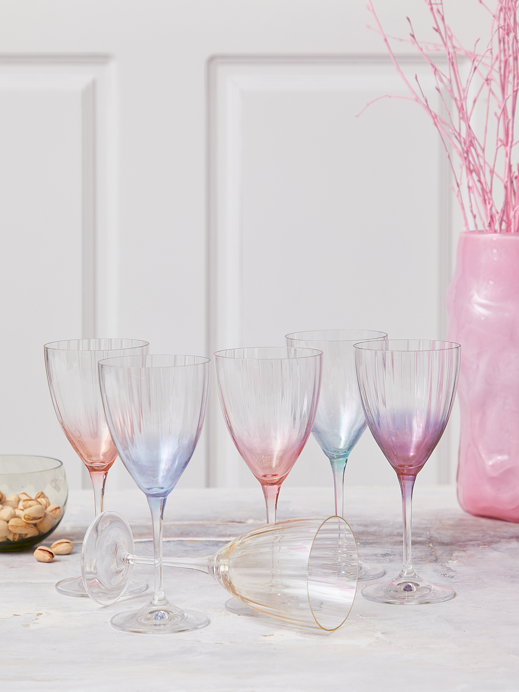 6 Kate rödvinsglas i blandade färger. - Bild 4