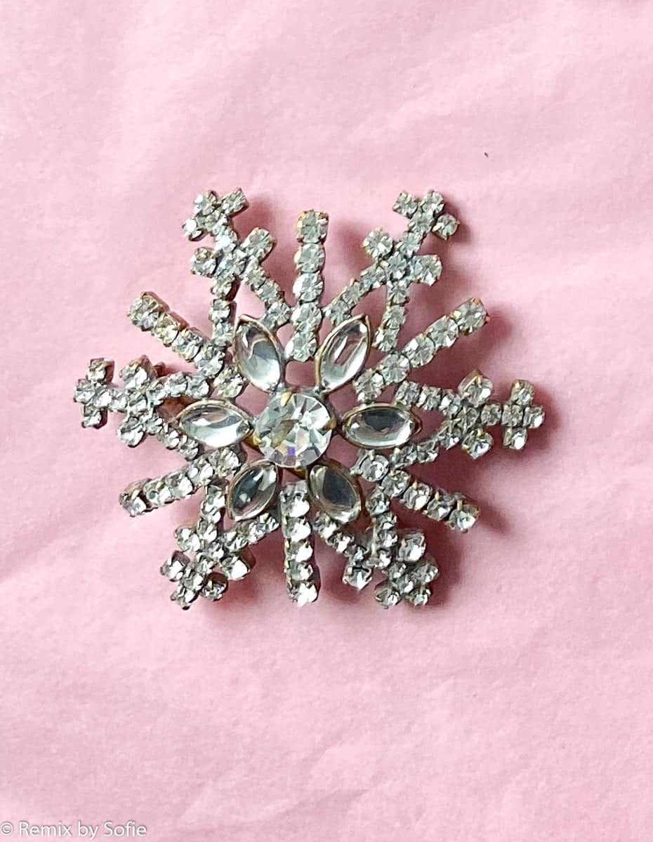 brosch, brosch i strass, snöflingor, strass snöflingor,