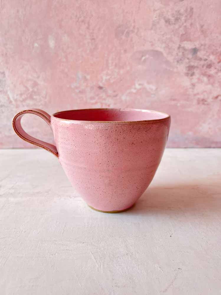 keramiska muggar i rosa - trefärgad spetskeramik