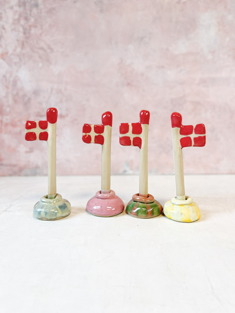 Mia Lindbirk, flaggor, handgjorda flaggor, keramiska flaggor,