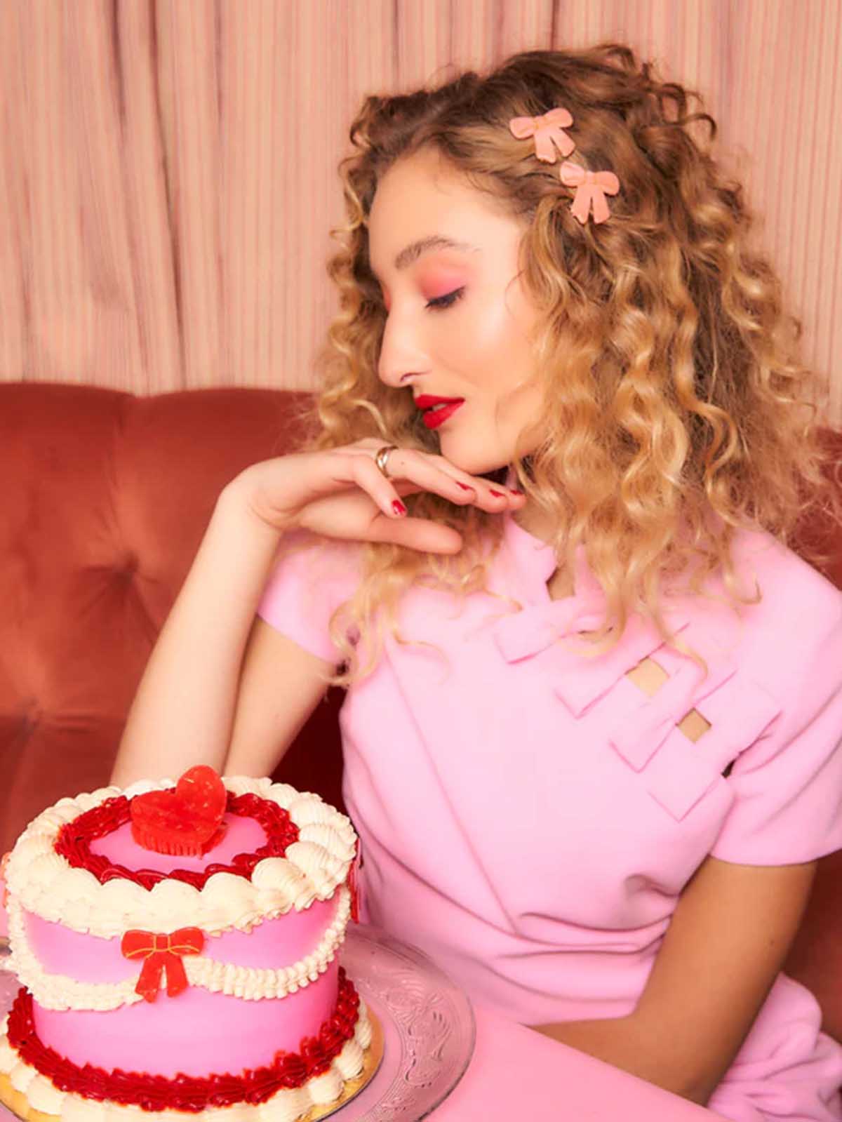 cou cou suzette hårklämma med rosa eller röd rosett