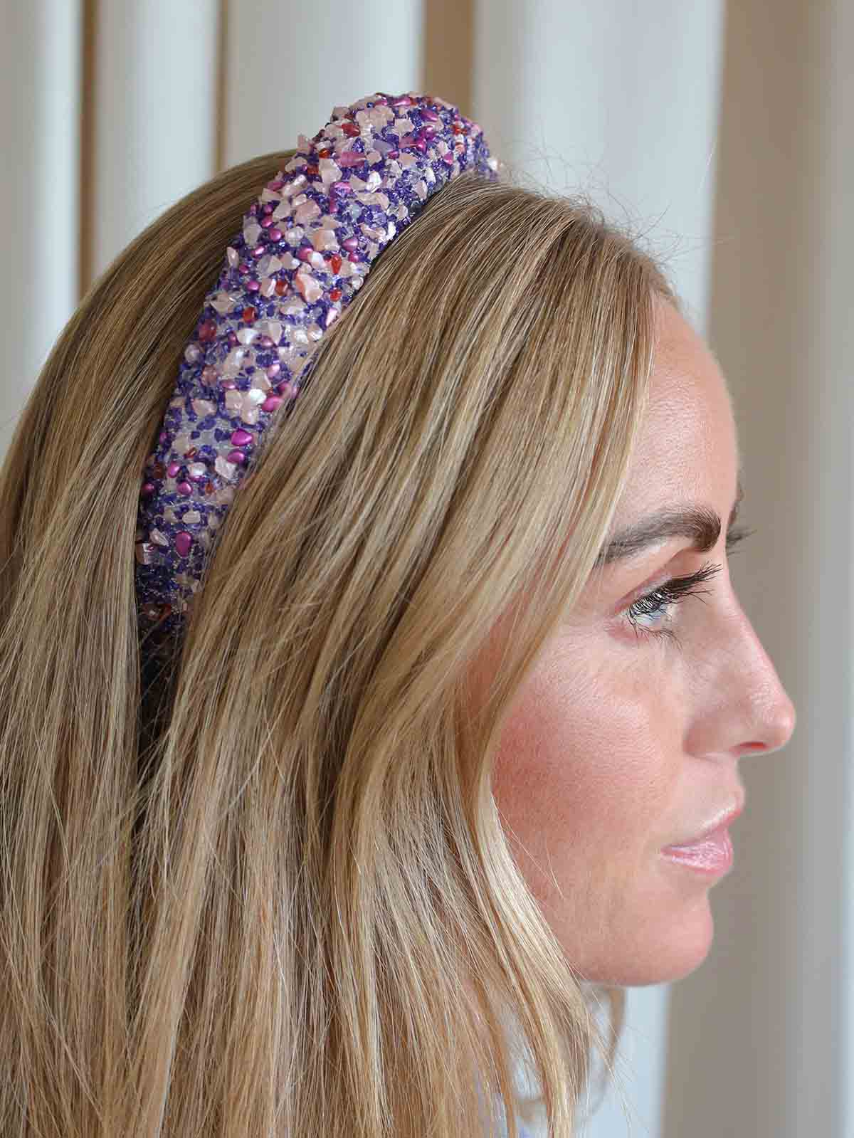 hårband cassandra i lila