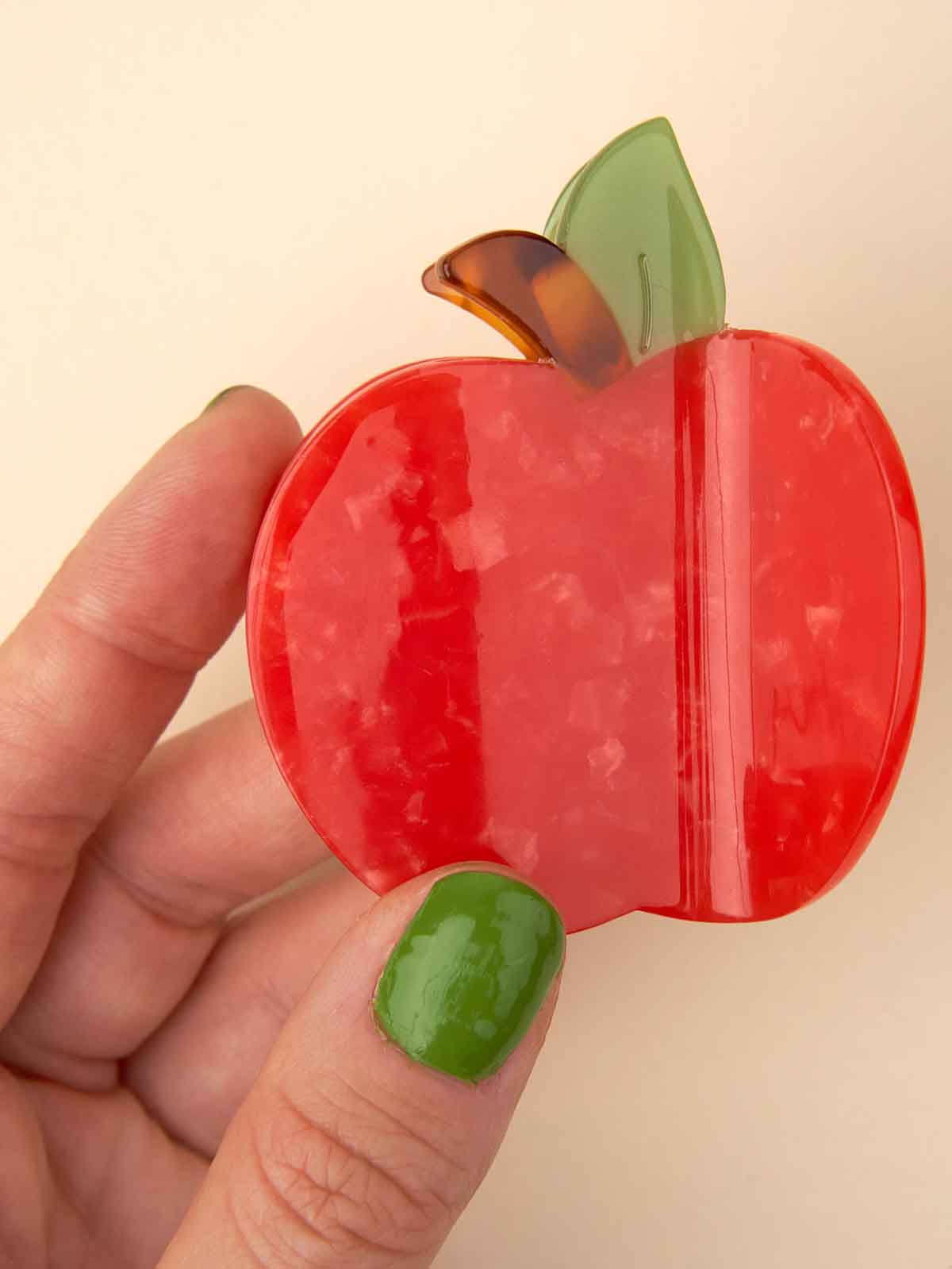 cou cou suzette hårklipp äpple