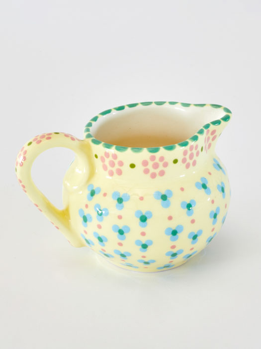 krukor keramiska creamer remix av Sofia med blommönster