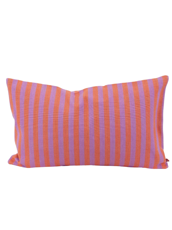 en värld av kratsiga före detta Afroart fair trade-örngott med ränder i rosa och lila 30 x 50 cm daná.