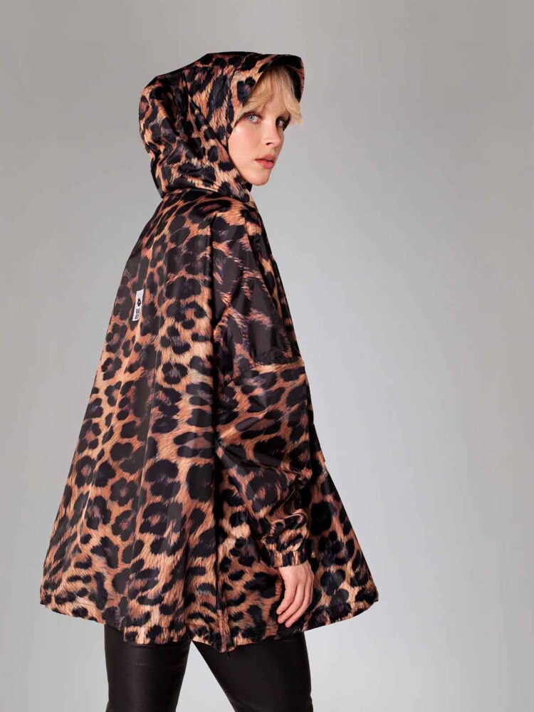 regnkissa ragnjakke svart och brun leopard